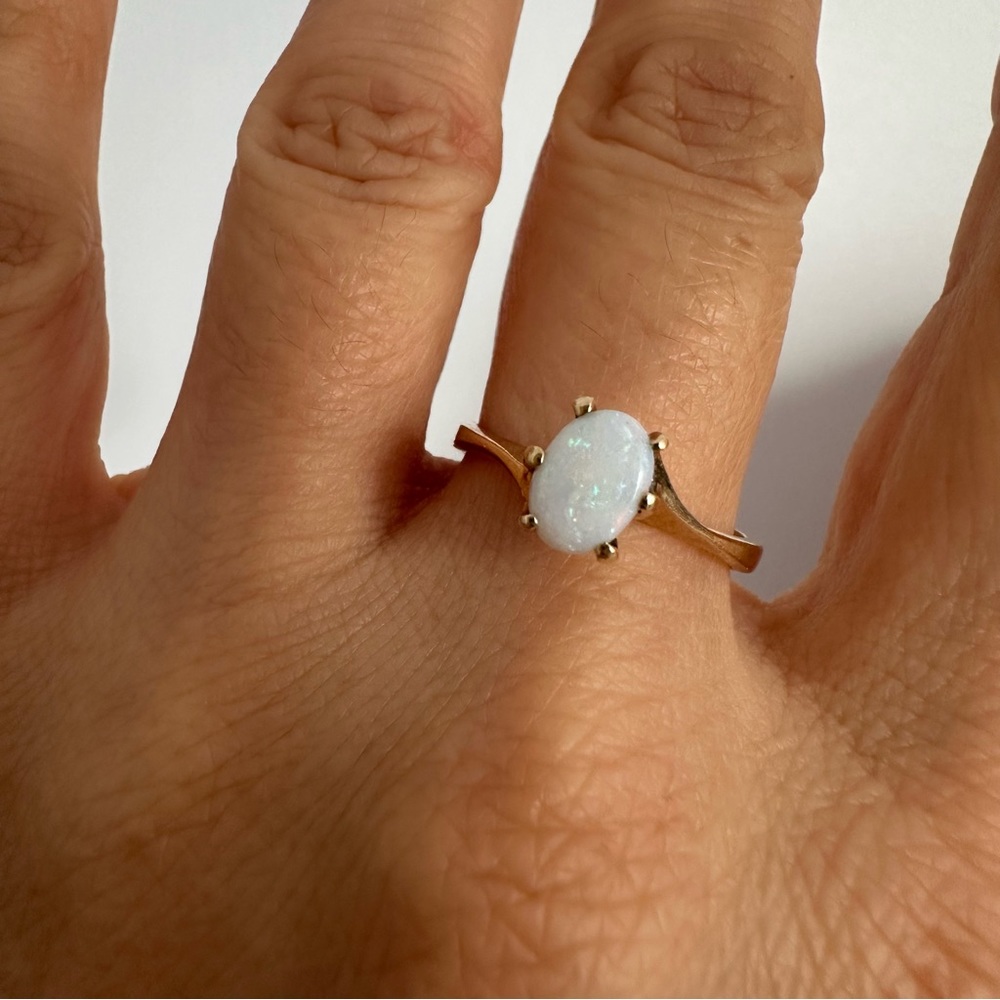 10k Gold Opal Ring